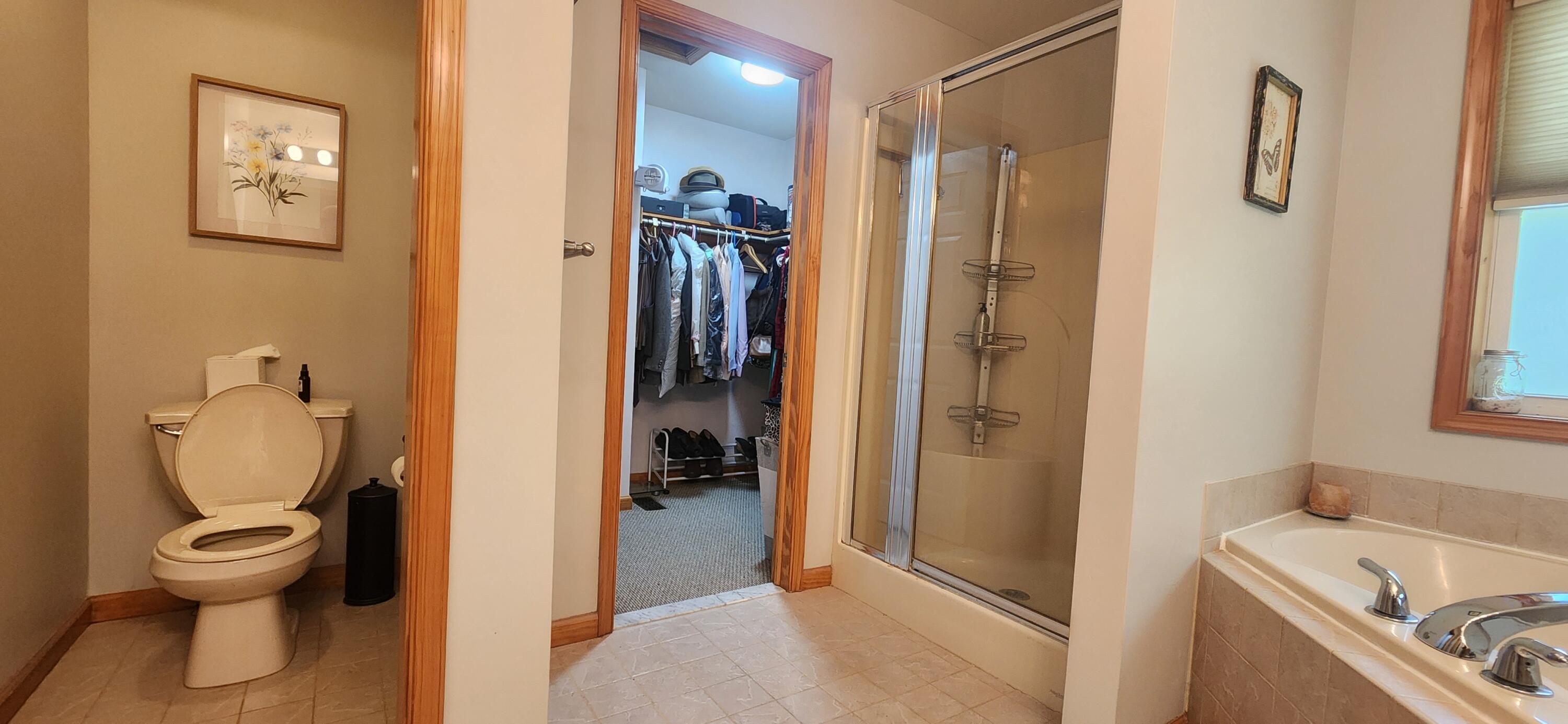 1729 Hemlock Drive Scotrun, PA 18355 - Photo 13 of 21 a bathroom with a sink toilet and shower
