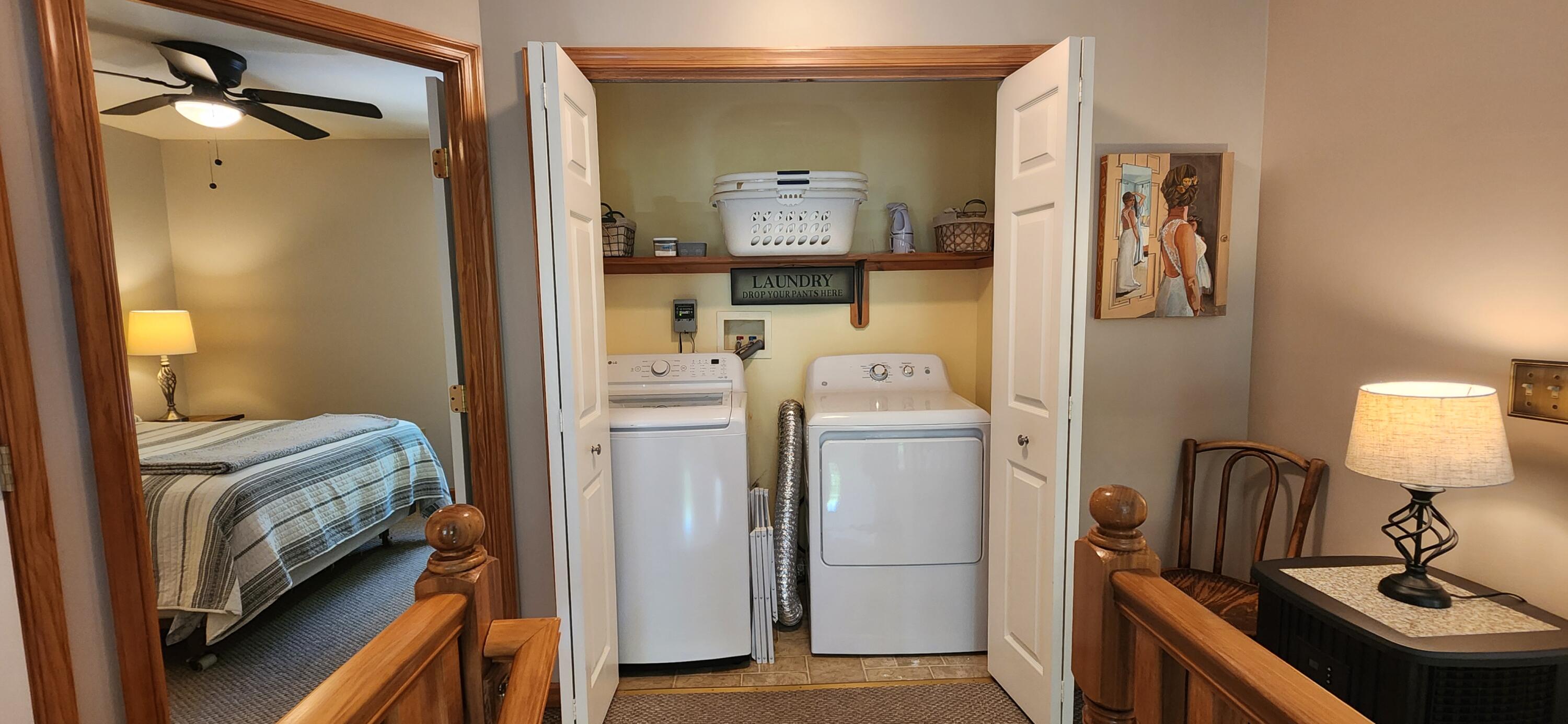 1729 Hemlock Drive Scotrun, PA 18355 - Photo 10 of 21 a room with a bed and a mirror
