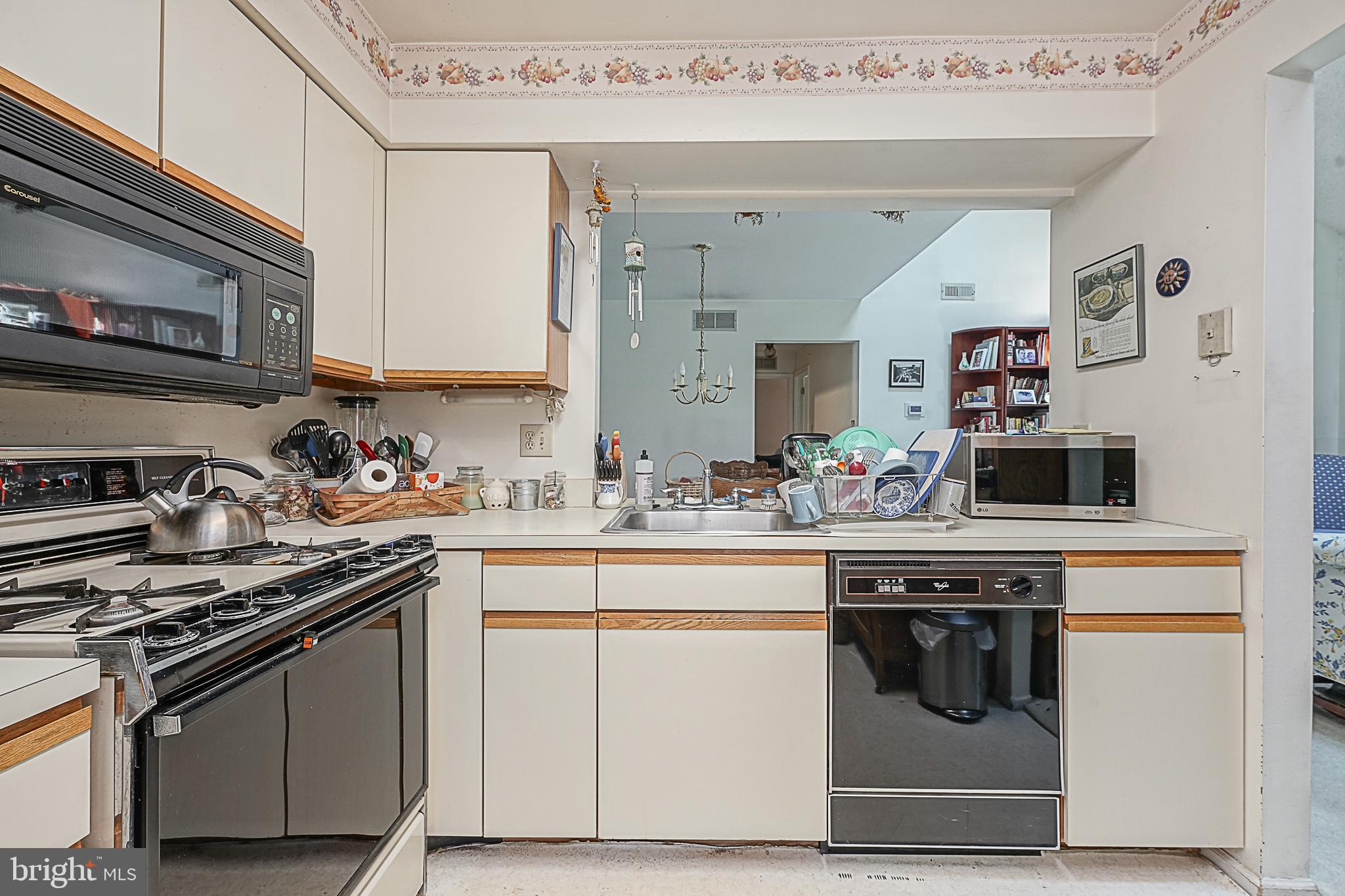 2302 B Sedgefield Drive Mount Laurel, NJ 08054 - Photo 7 of 19