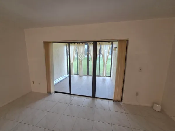 $2,200 | 9187 Norte Lago, Unit 5E, Boca Raton, FL 33428