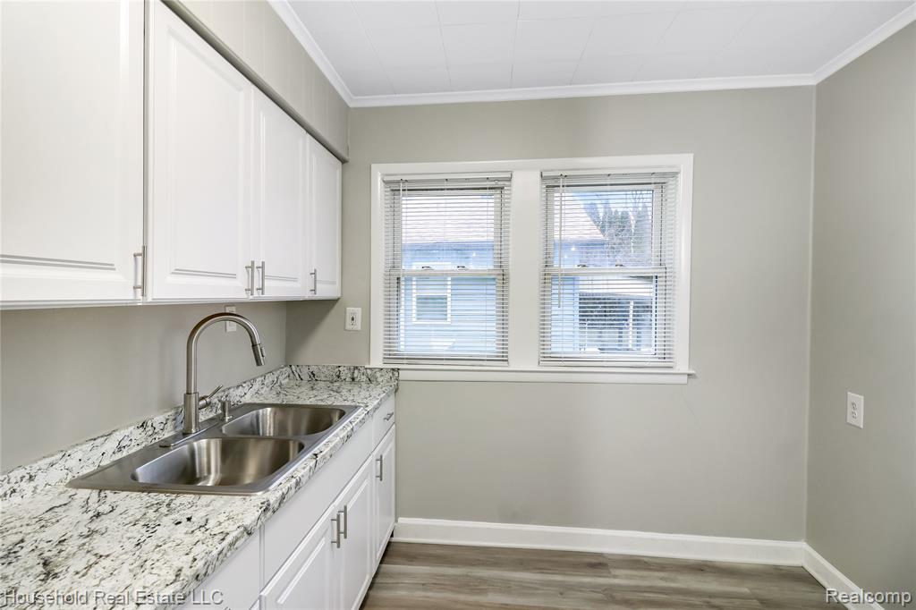 245 South Edith Street Pontiac, MI 48342 - Photo 11 of 21
