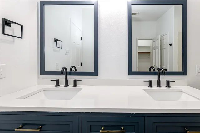 $2,800 | 150 South Star Ridge Circle, The Woodlands, TX 77382