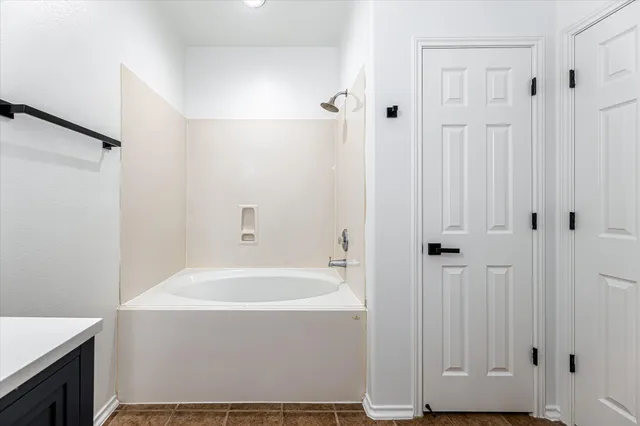 $2,800 | 150 South Star Ridge Circle, The Woodlands, TX 77382