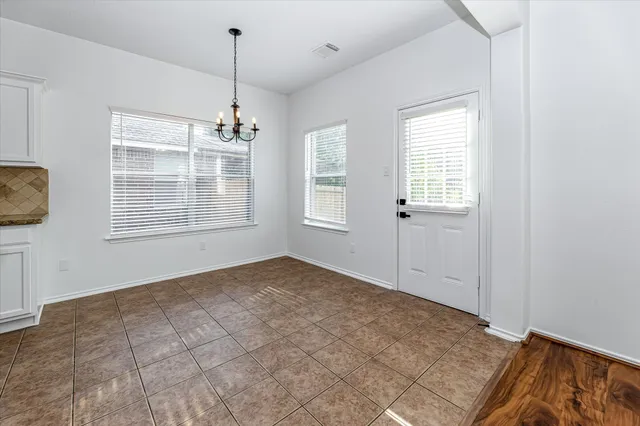 $2,800 | 150 South Star Ridge Circle, The Woodlands, TX 77382