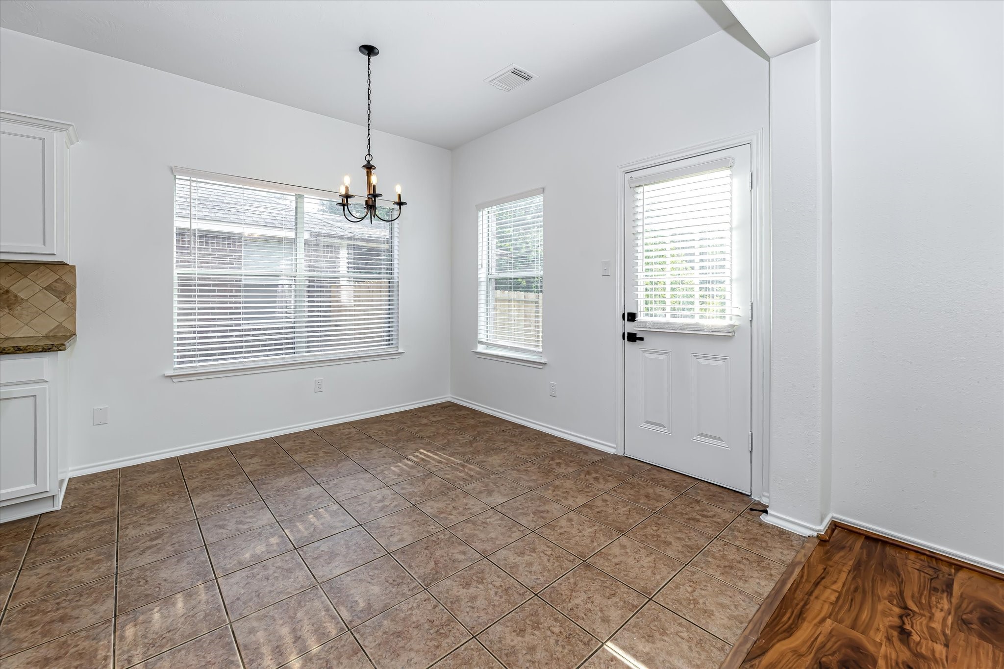 150 South Star Ridge Circle The Woodlands, TX 77382 - Photo 8 of 26