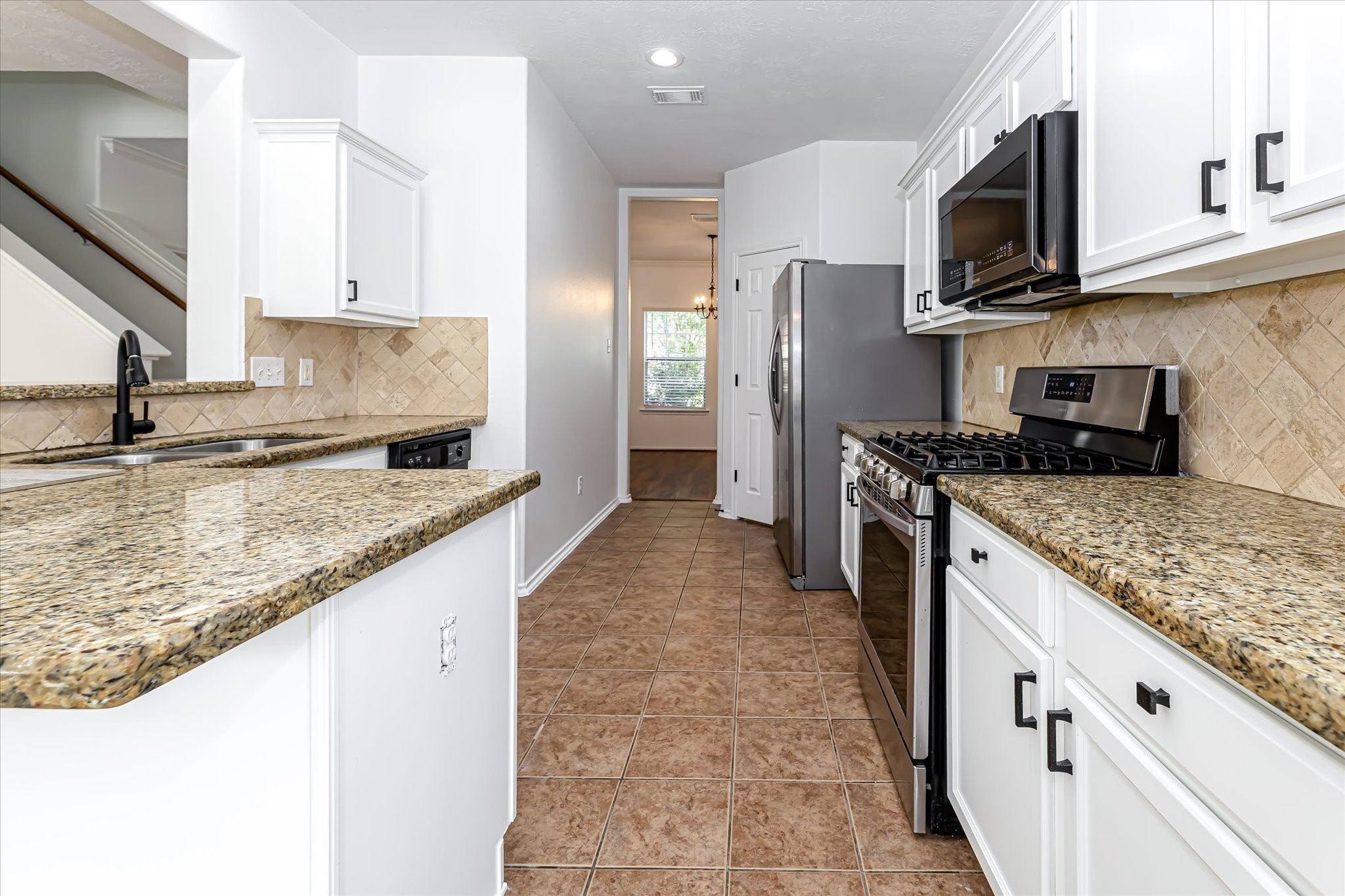 150 South Star Ridge Circle The Woodlands, TX 77382 - Photo 9 of 26