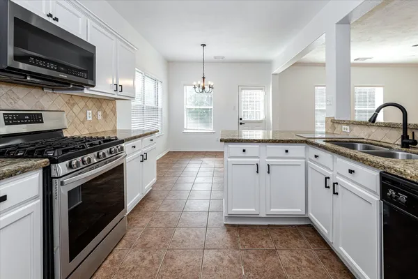 $2,650 | 150 South Star Ridge Circle, The Woodlands, TX 77382