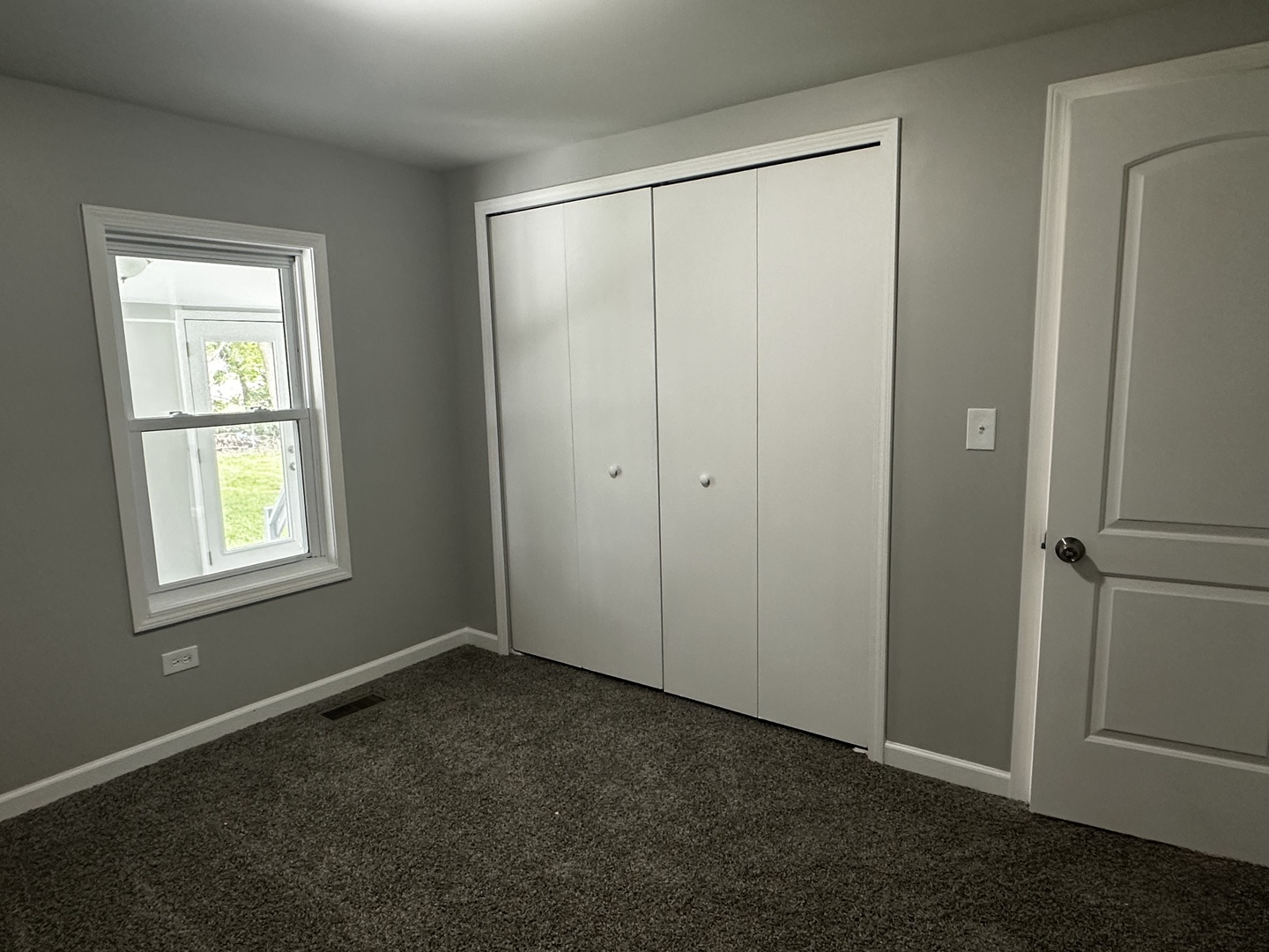 764 Brooklyn Road West Brooklyn, IL 61378 - Photo 20 of 33 an empty room with windows and closet