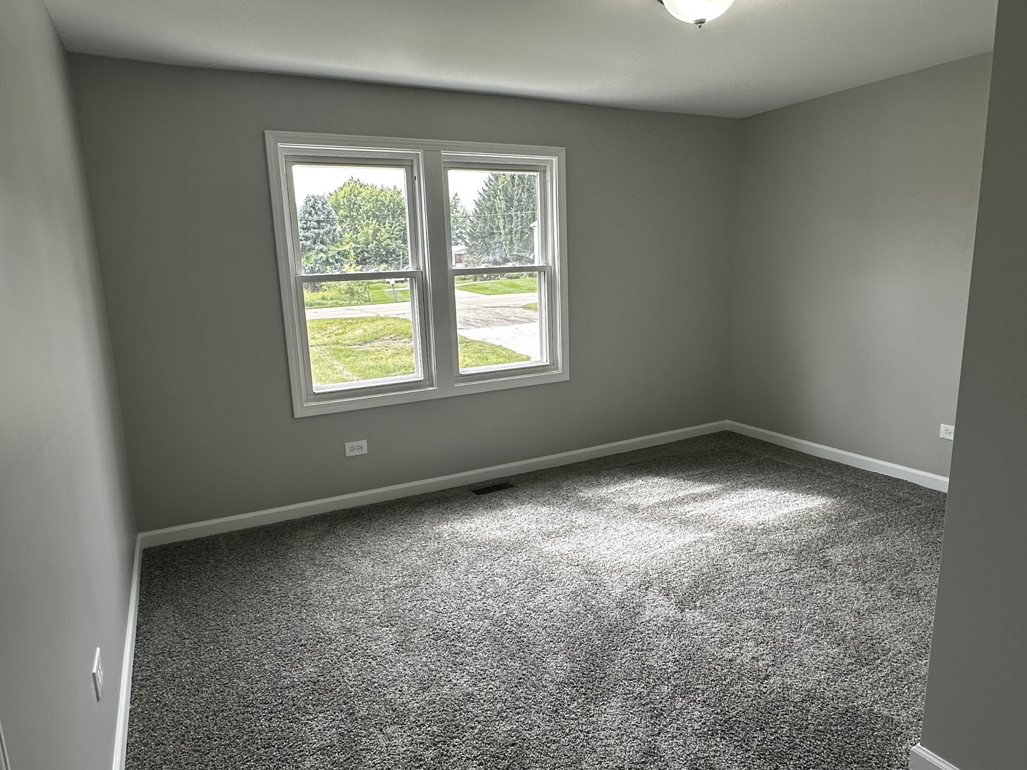764 Brooklyn Road West Brooklyn, IL 61378 - Photo 21 of 33 an empty room with a window