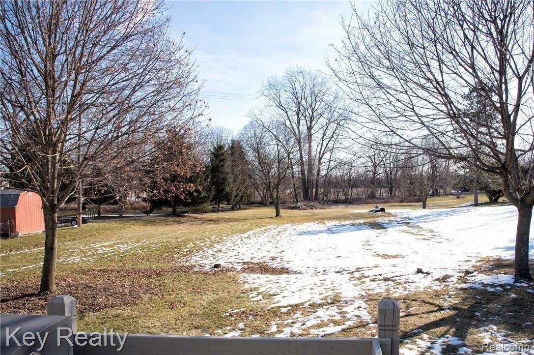 14374 Grafton Road Carleton, MI 48117 - Photo 8 of 38 Grafton09.JPG