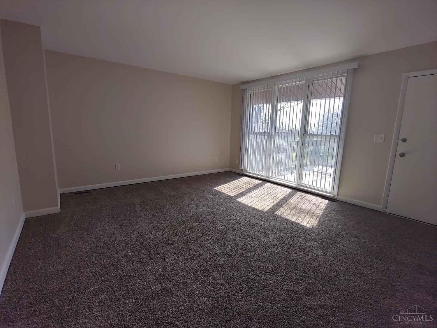 819 Fairborn Road Forest Park, OH 45240 - Photo 3 of 26