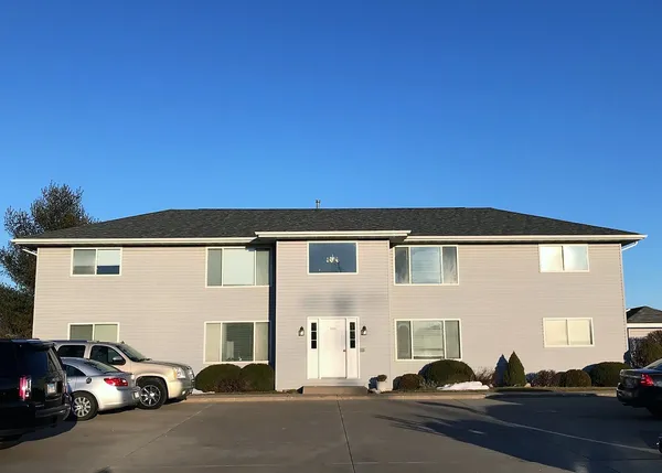 $650,000 | 2401 Ashland Circle, Morris, IL 60450
