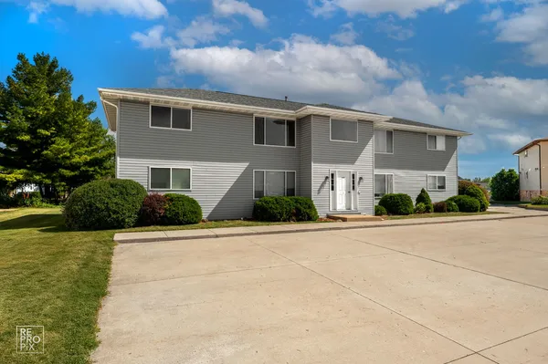$650,000 | 2401 Ashland Circle, Morris, IL 60450