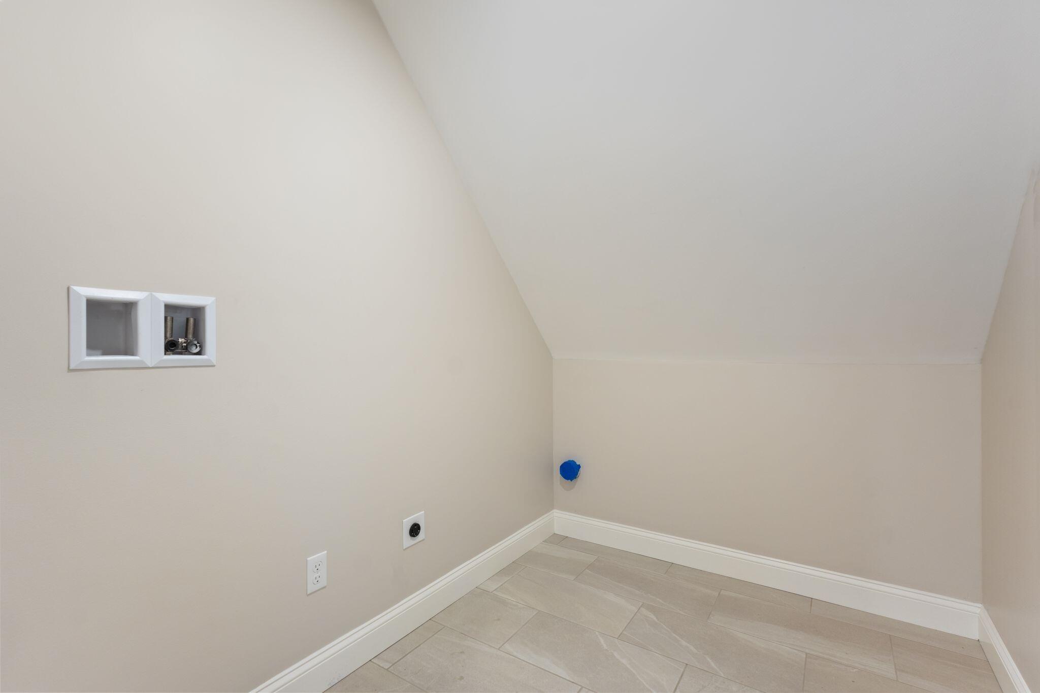 13 Upper Mast Landing Road Freeport, ME 04032 - Photo 22 of 29 Laundry