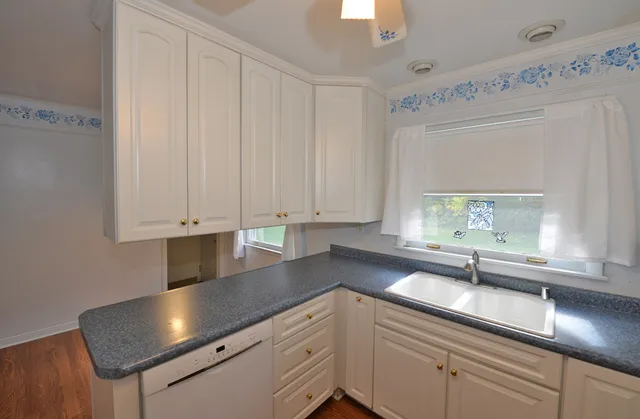 $284,900 | 2711 Gilson Street, Racine, WI 53403