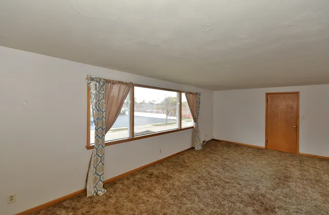 $284,900 | 2711 Gilson Street, Racine, WI 53403