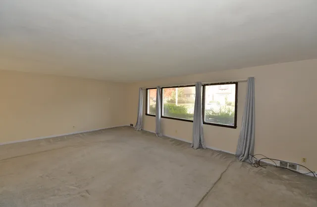 $284,900 | 2711 Gilson Street, Racine, WI 53403