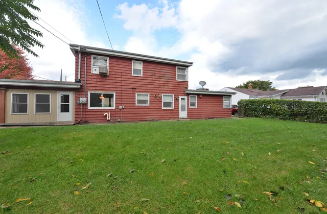 $284,900 | 2711 Gilson Street, Racine, WI 53403