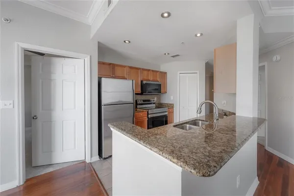 $4,500 | 700 South Harbour Island Boulevard, Unit 329, Tampa, FL 33602