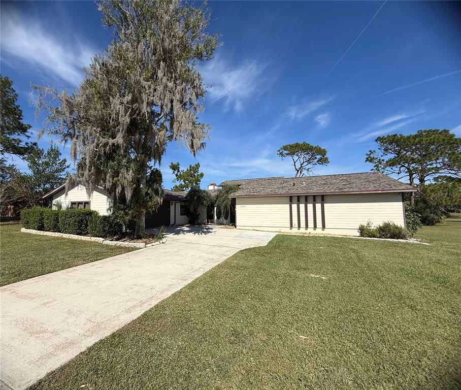 5544 Fairway Drive Ridge Manor, FL 33523 - Photo 2 of 57 Gallery Image 2