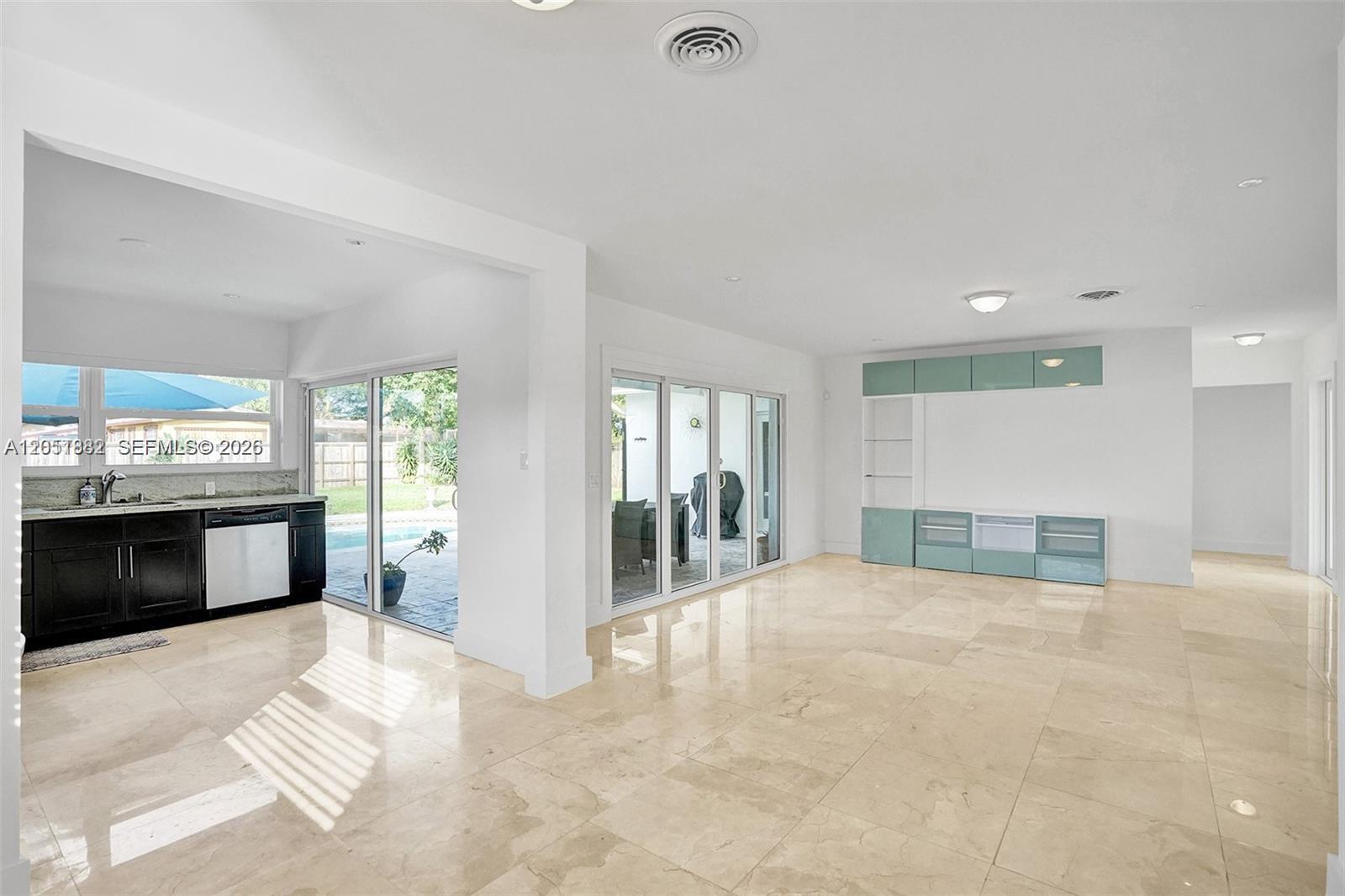 4519 West Park Road Hollywood, FL 33021 - Photo 4 of 27