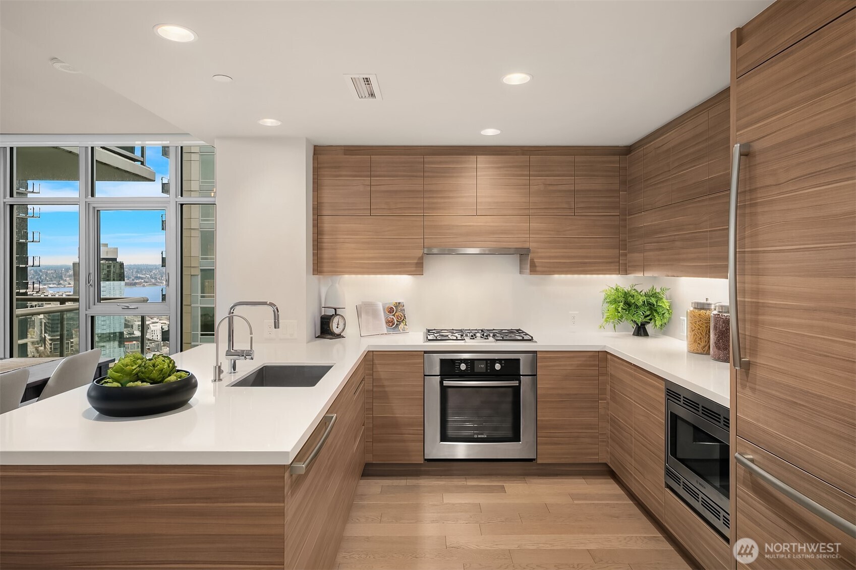 588 Bell Street, Unit 2502S Seattle, WA 98121 - Photo 12 of 37