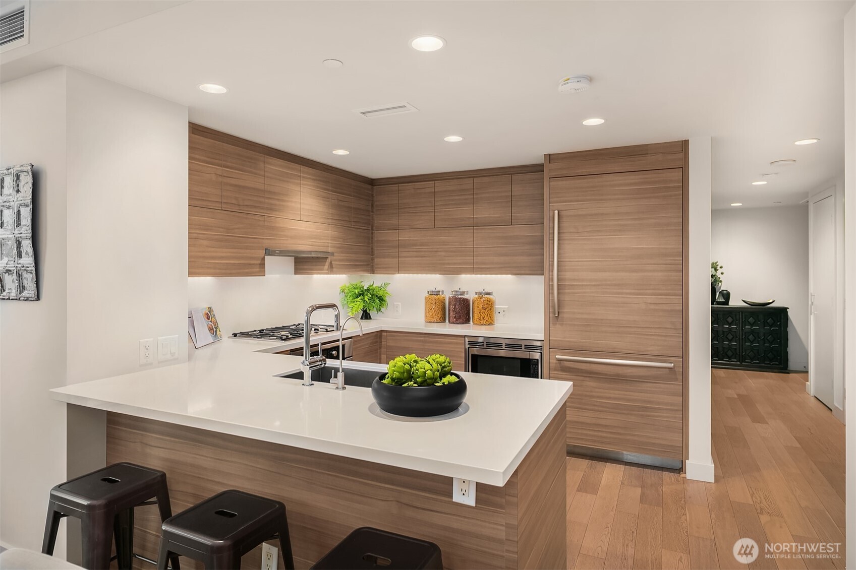 588 Bell Street, Unit 2502S Seattle, WA 98121 - Photo 13 of 37