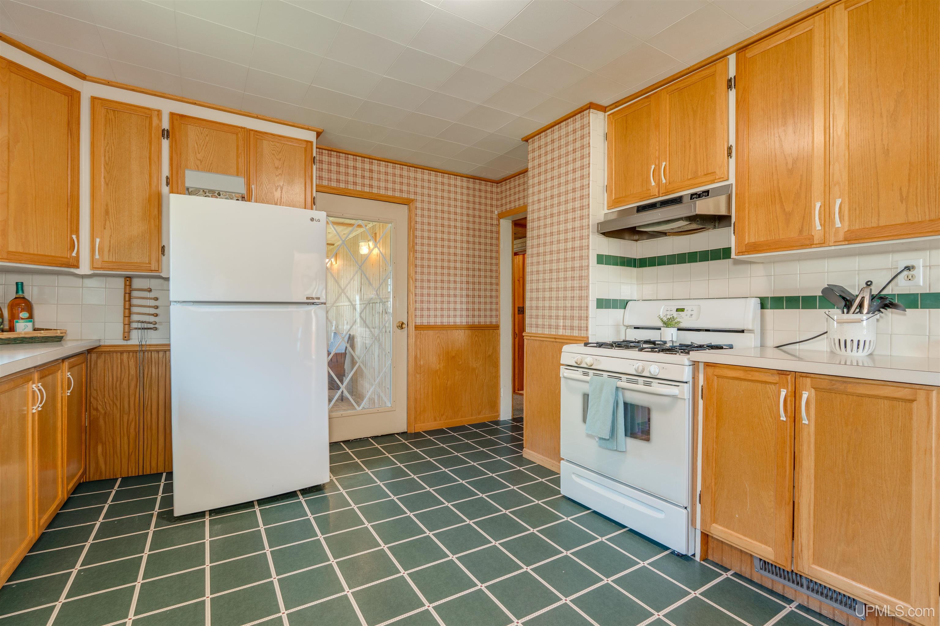 1097 North Co Road Cooks, MI 49817 - Photo 6 of 73