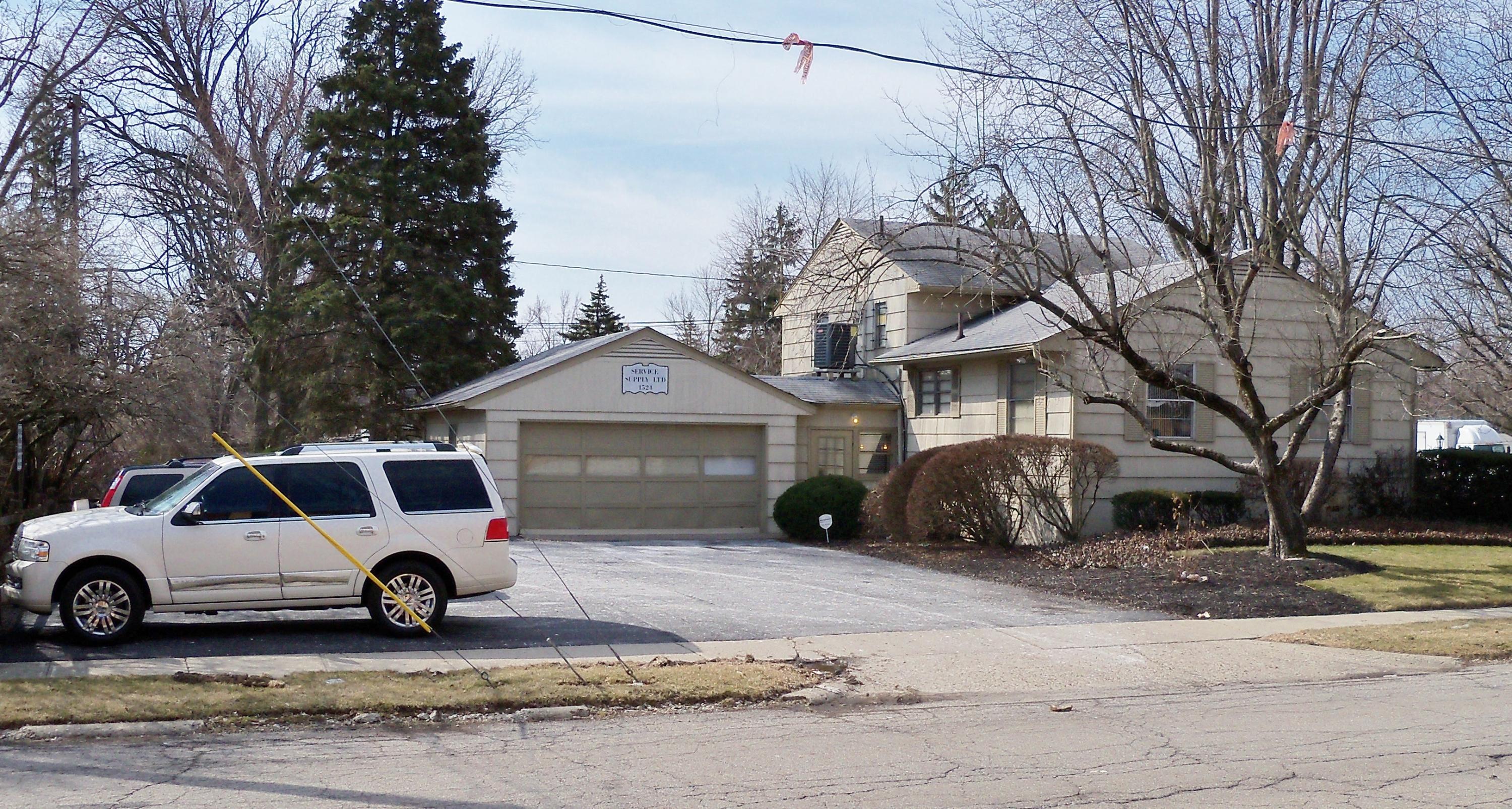 1524 South Hamilton Road Columbus, OH 43227 - Photo 3 of 31 Gallery Image 3