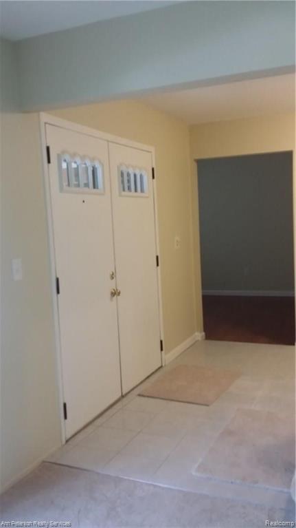661 Ten Point Drive Rochester Hills, MI 48309 - Photo 25 of 43