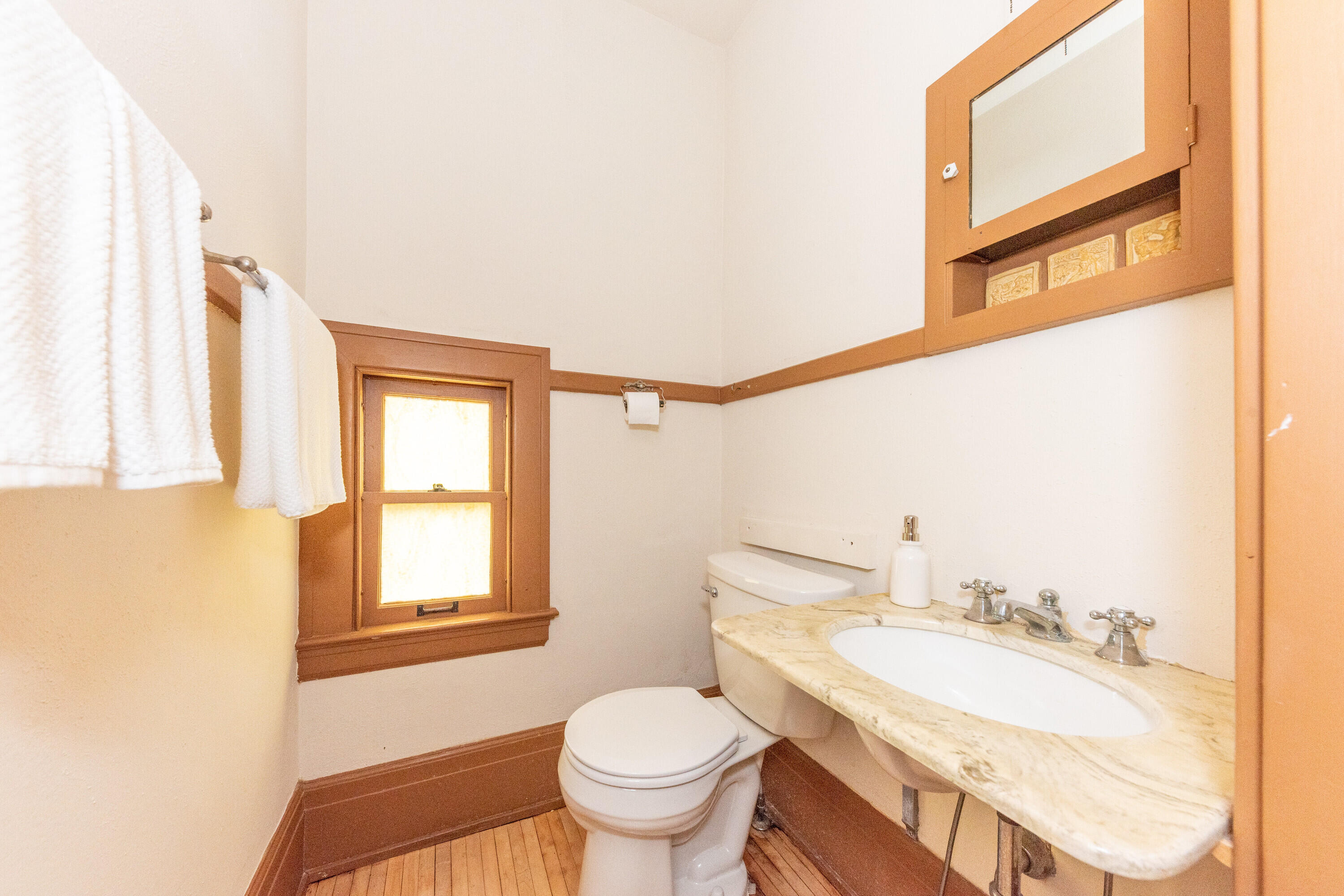 1930 Cambridge Road Ann Arbor, MI 48104 - Photo 17 of 59 Powder Room