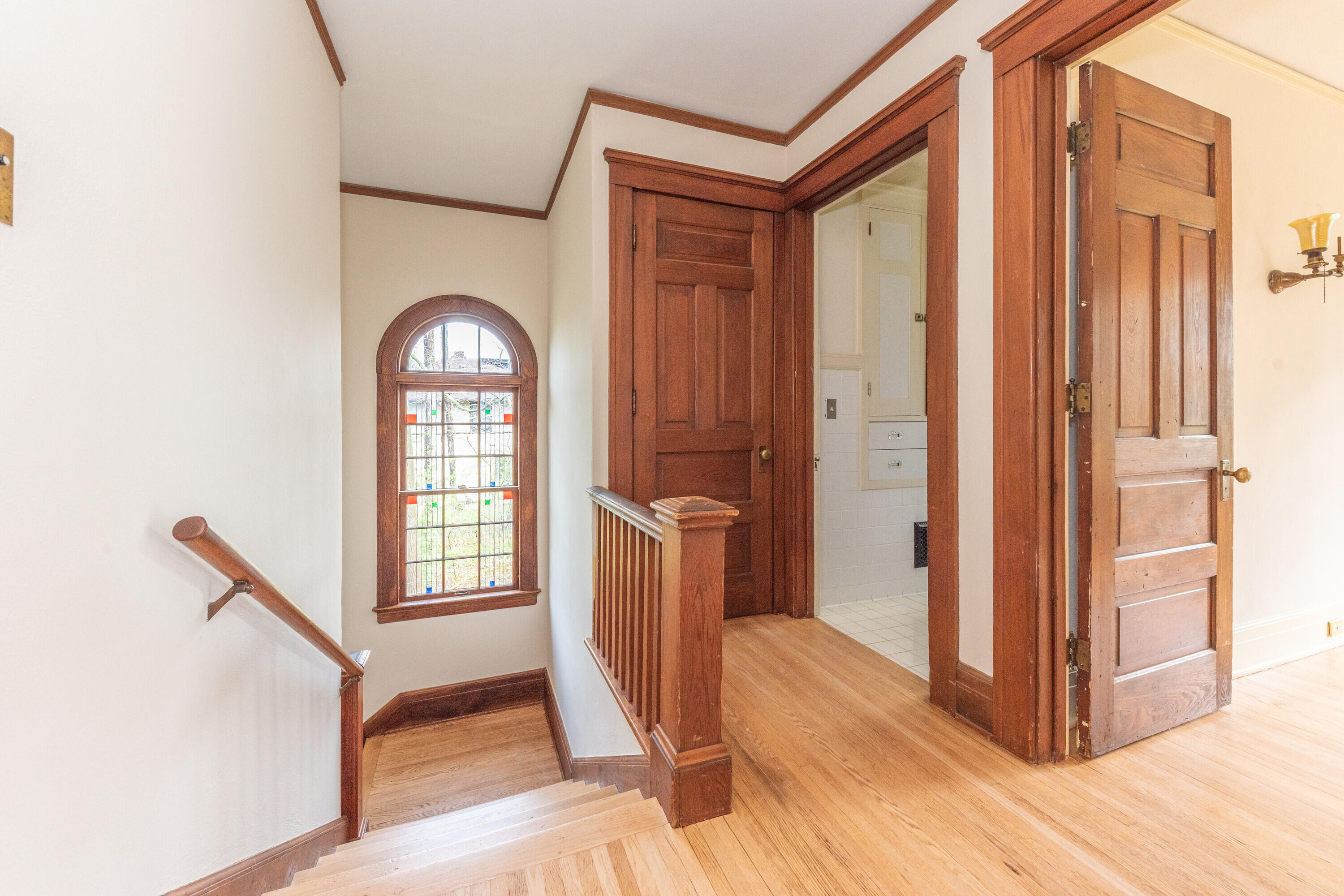 1930 Cambridge Road Ann Arbor, MI 48104 - Photo 19 of 59 Stairs