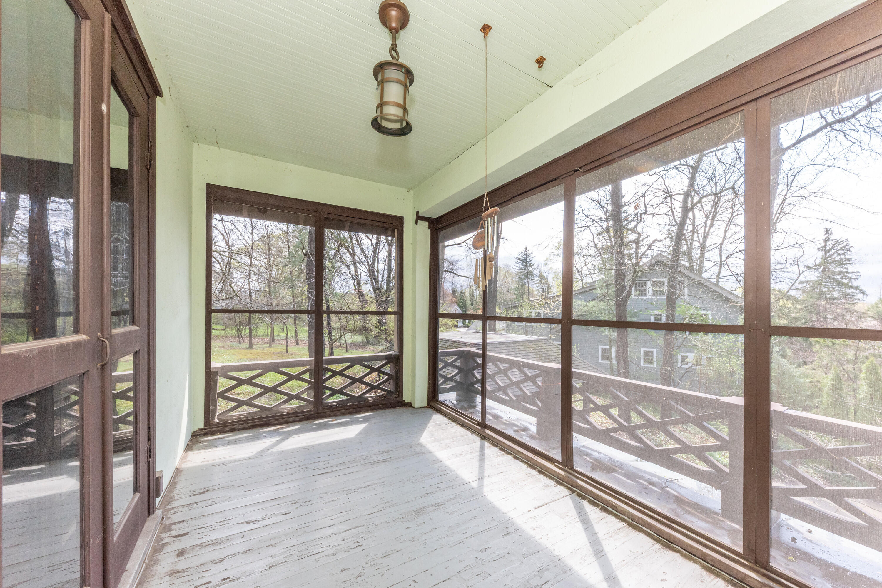 1930 Cambridge Road Ann Arbor, MI 48104 - Photo 23 of 59 2nd floor Screened Porch