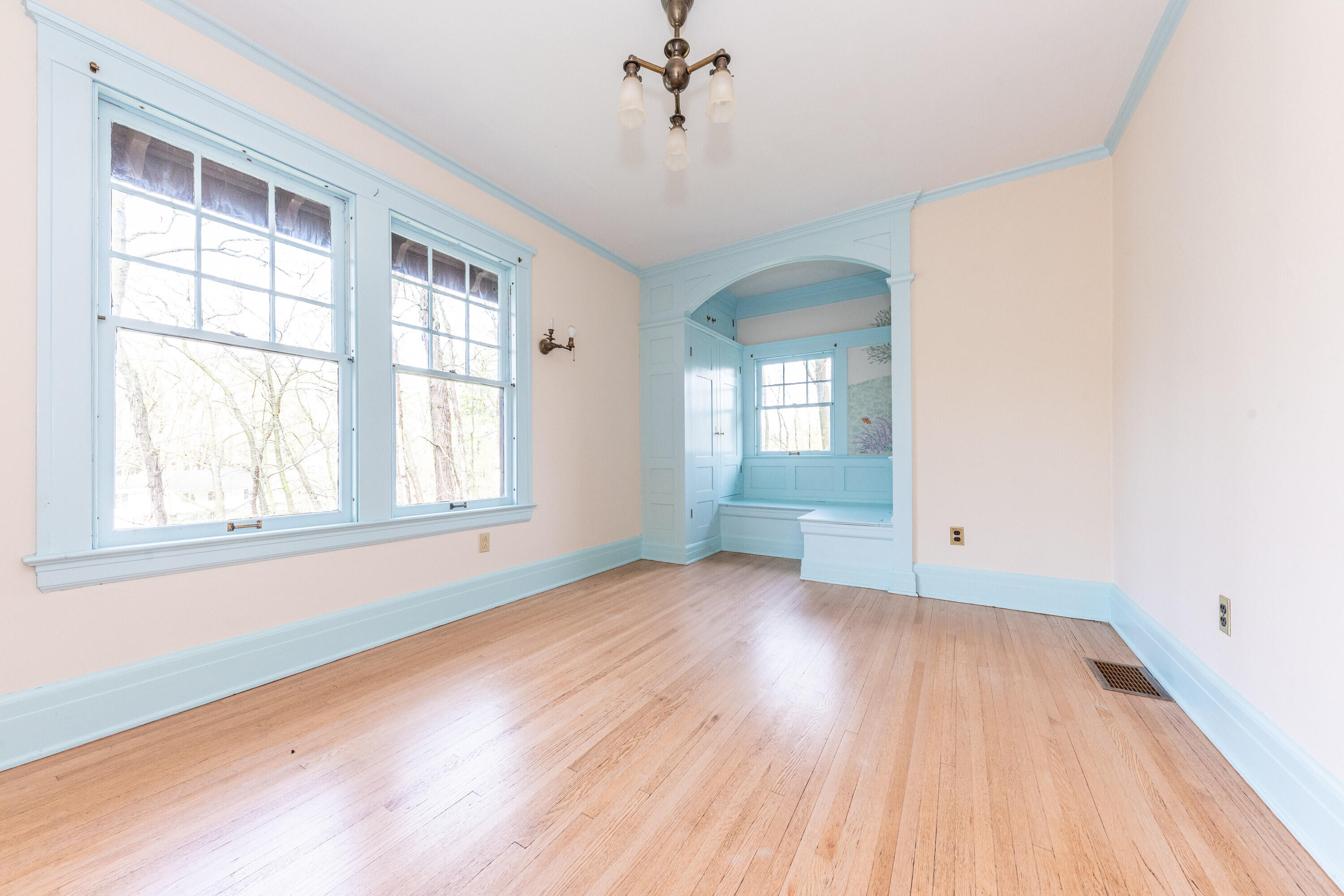 1930 Cambridge Road Ann Arbor, MI 48104 - Photo 27 of 59 Bedroom 3