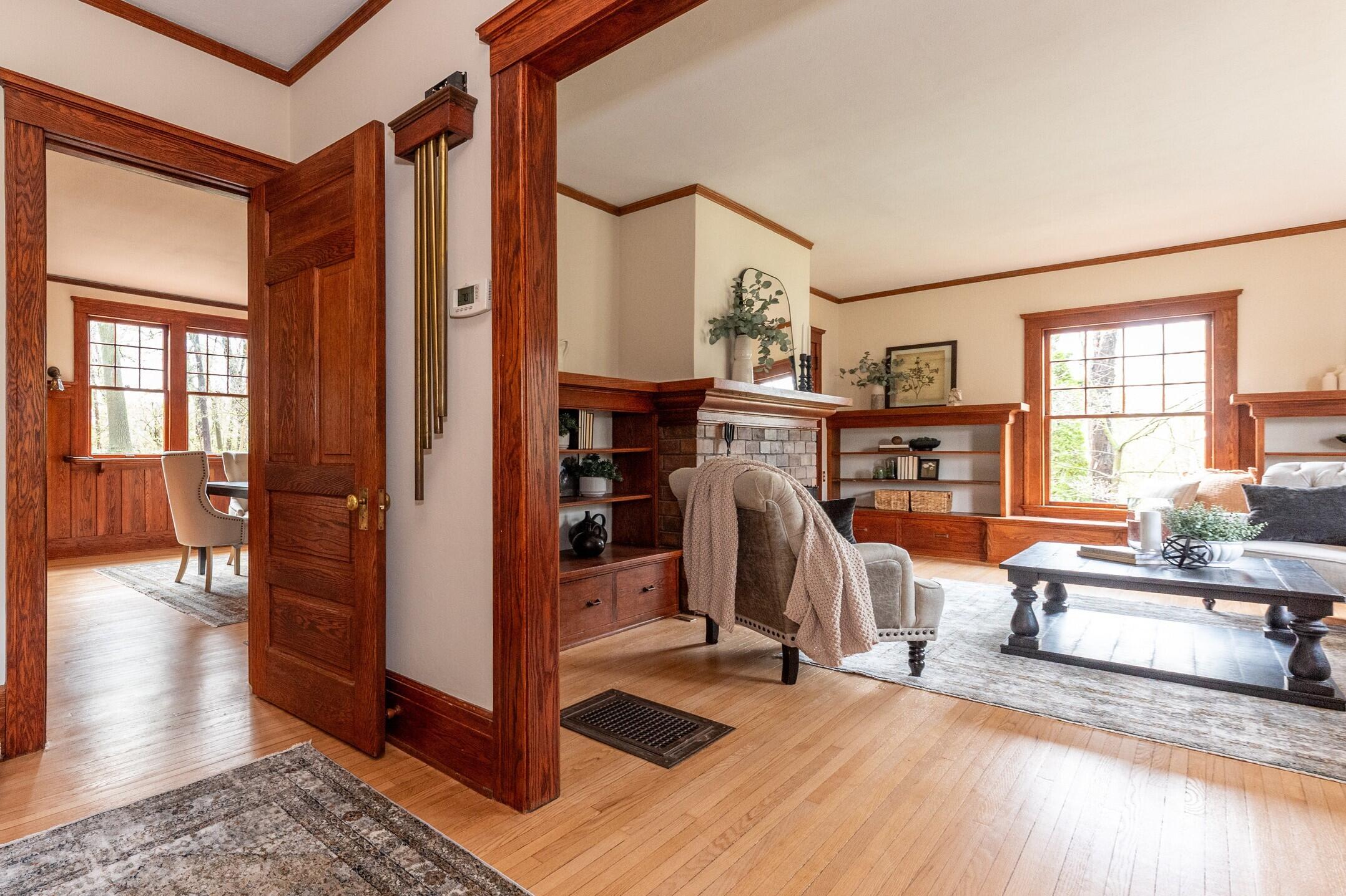 1930 Cambridge Road Ann Arbor, MI 48104 - Photo 3 of 59 Foyer