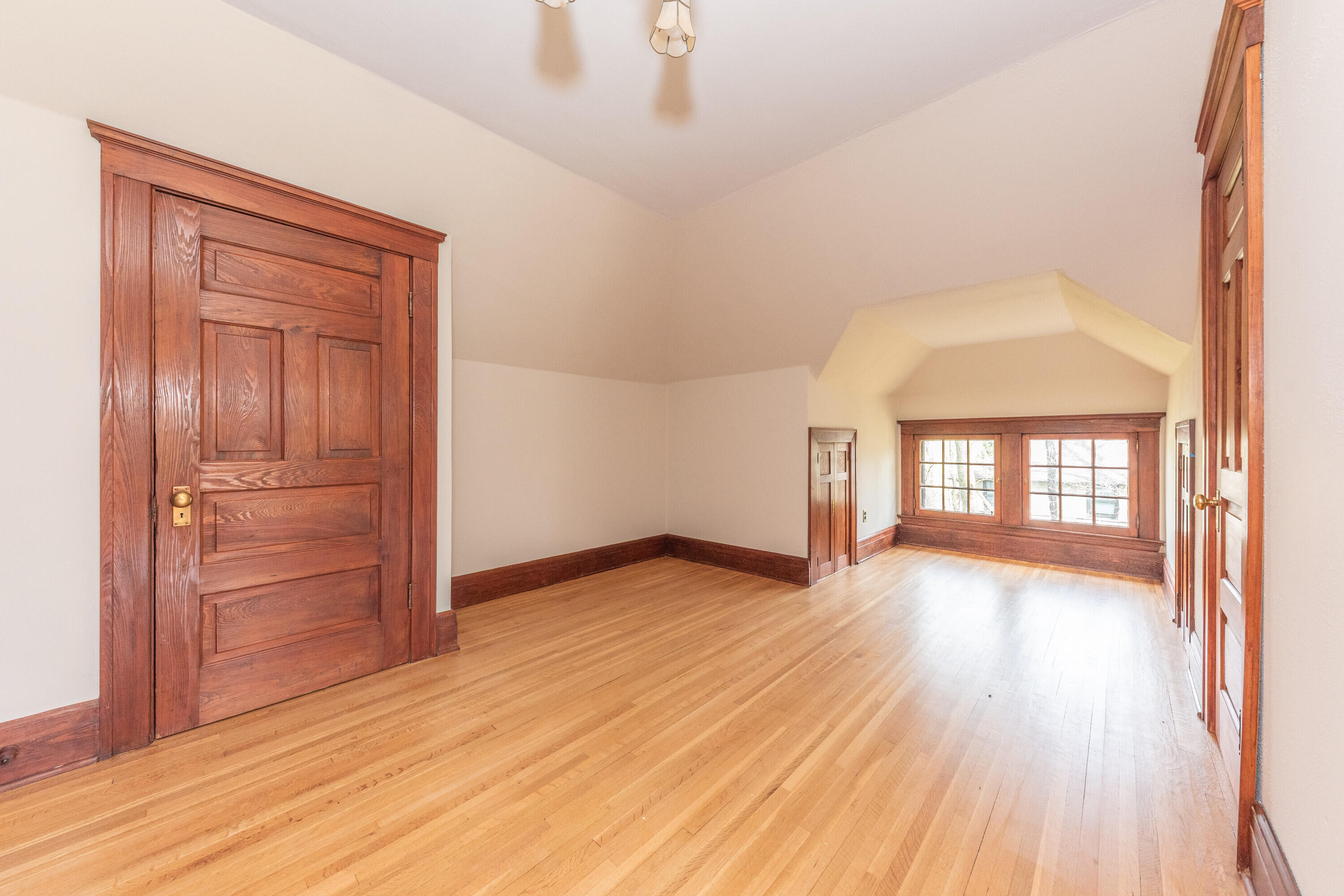 1930 Cambridge Road Ann Arbor, MI 48104 - Photo 35 of 59 Bedroom 5