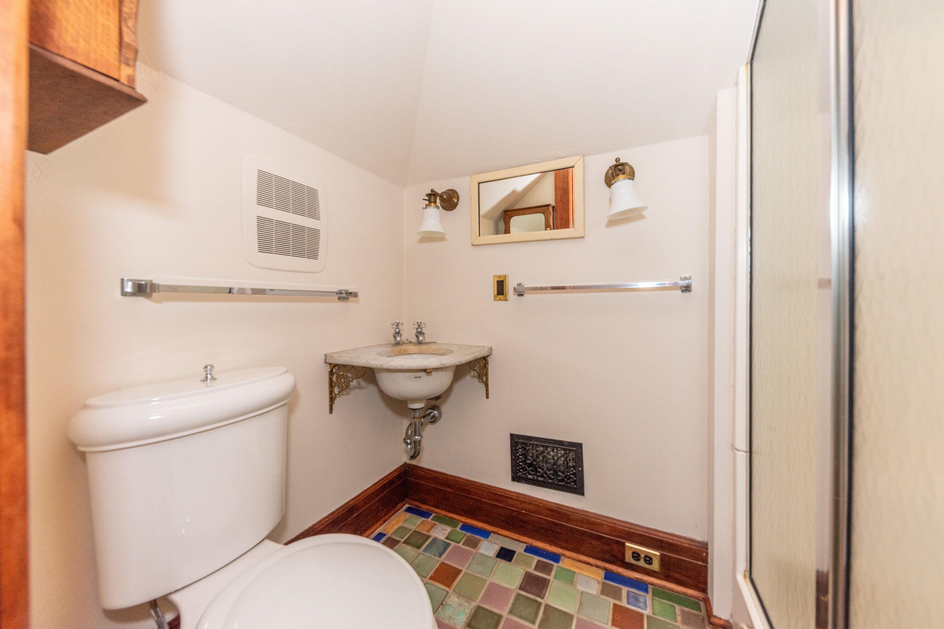 1930 Cambridge Road Ann Arbor, MI 48104 - Photo 36 of 59 Bath 3