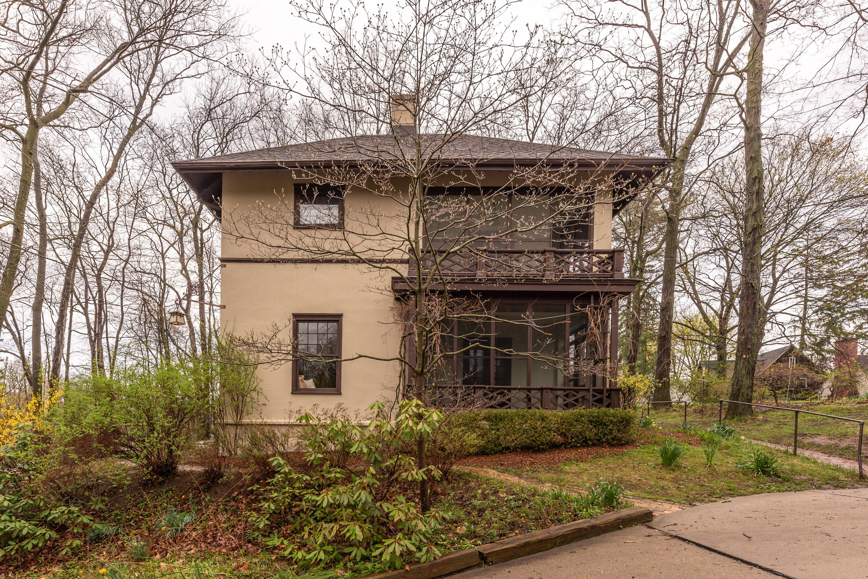 1930 Cambridge Road Ann Arbor, MI 48104 - Photo 48 of 59 Side porches