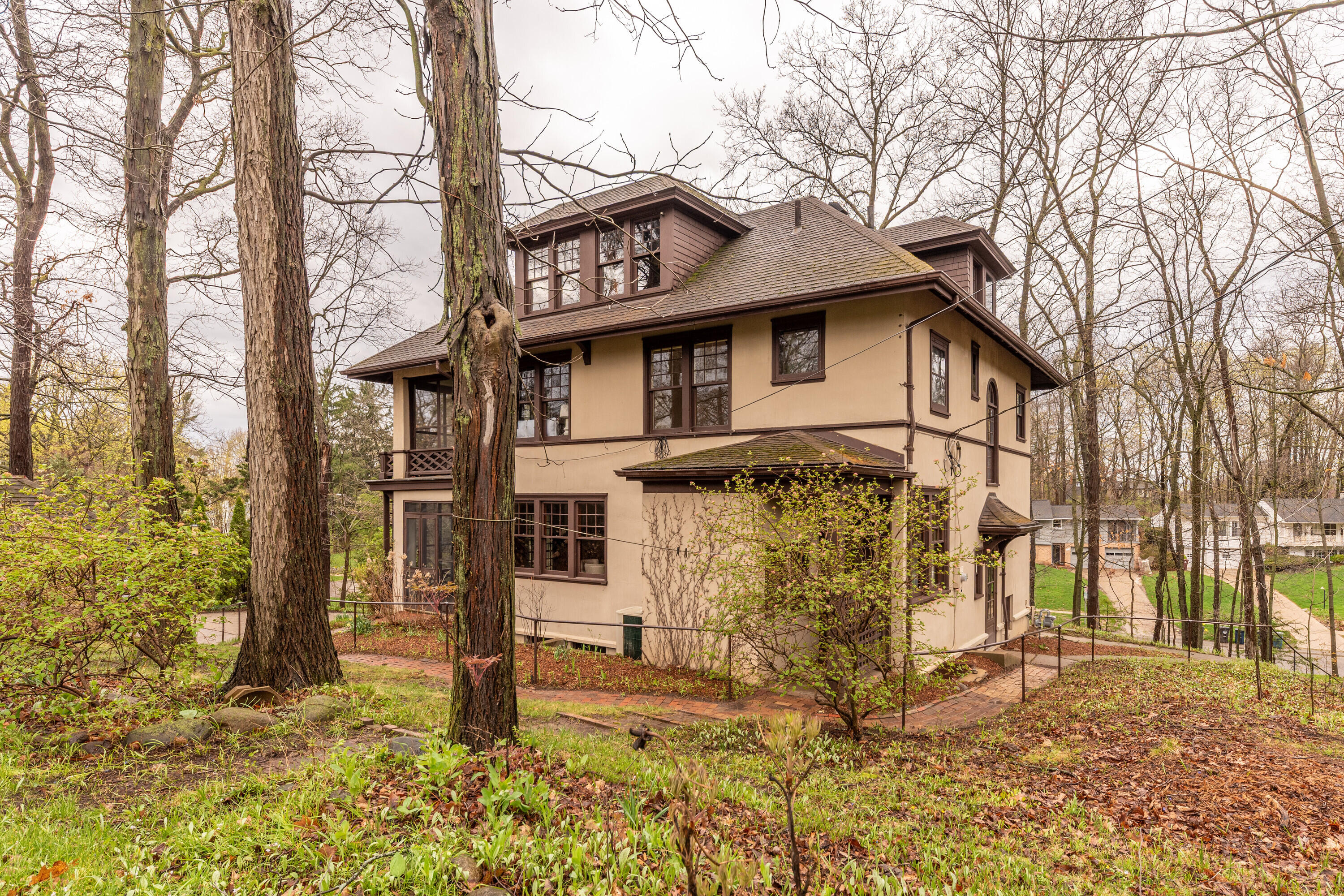 1930 Cambridge Road Ann Arbor, MI 48104 - Photo 49 of 59 Back