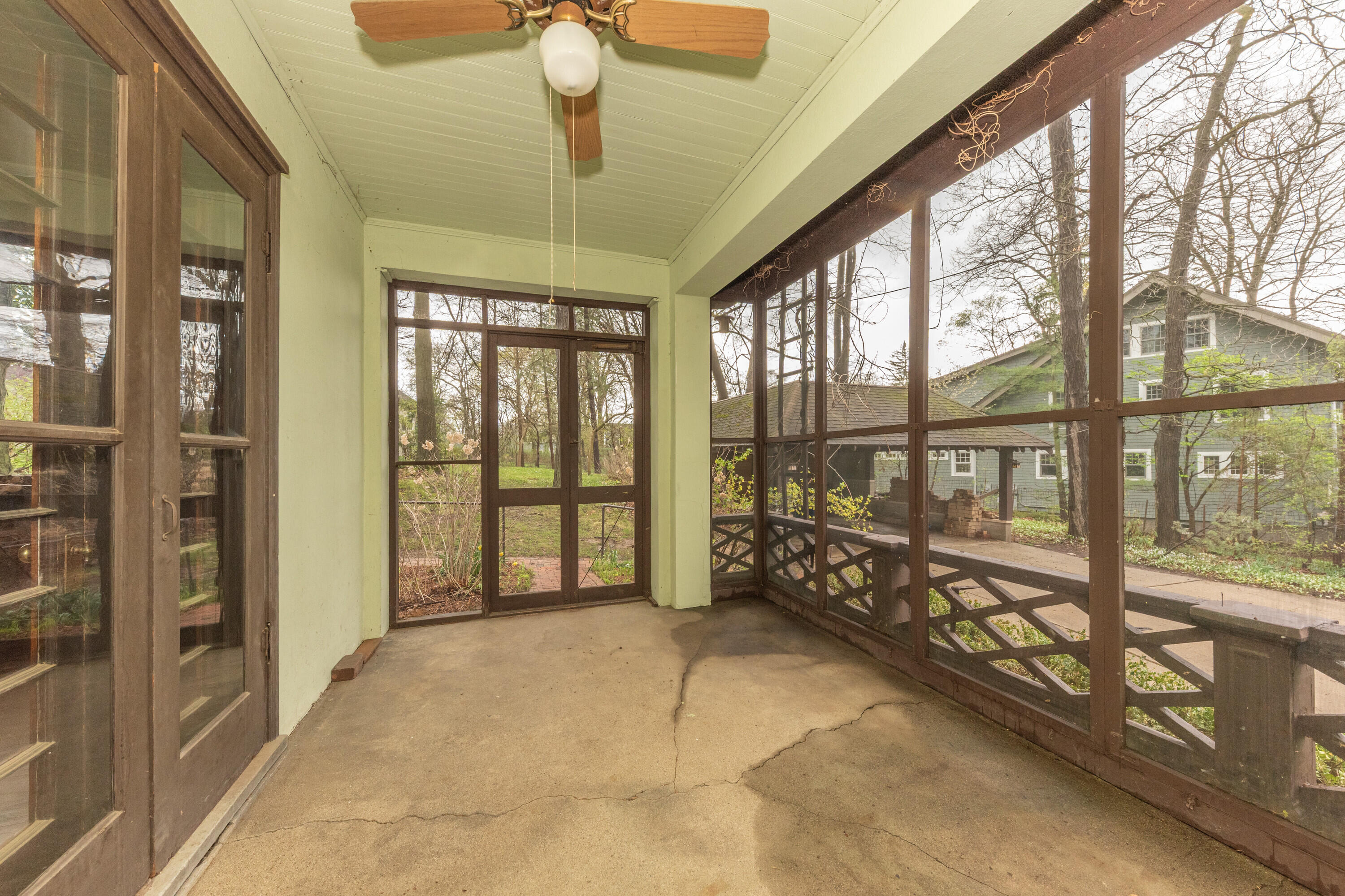 1930 Cambridge Road Ann Arbor, MI 48104 - Photo 10 of 59 Screened Porch