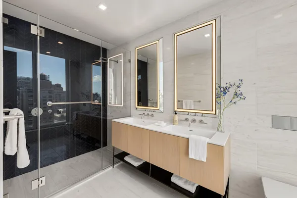 $4,650,000 | 215 West 28th Street, Unit 15A | Chelsea