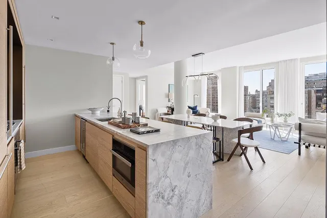$4,650,000 | 215 West 28th Street, Unit 15A | Chelsea
