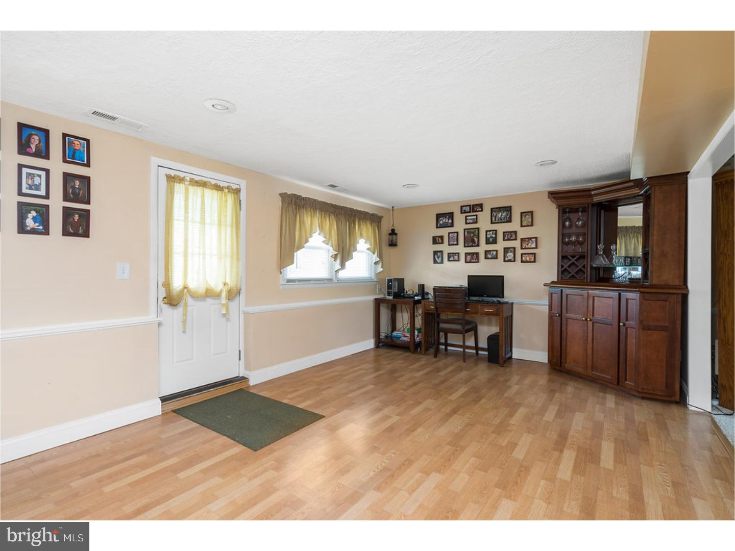17 Maitland Road Hamilton, NJ 08620 - Photo 9 of 24