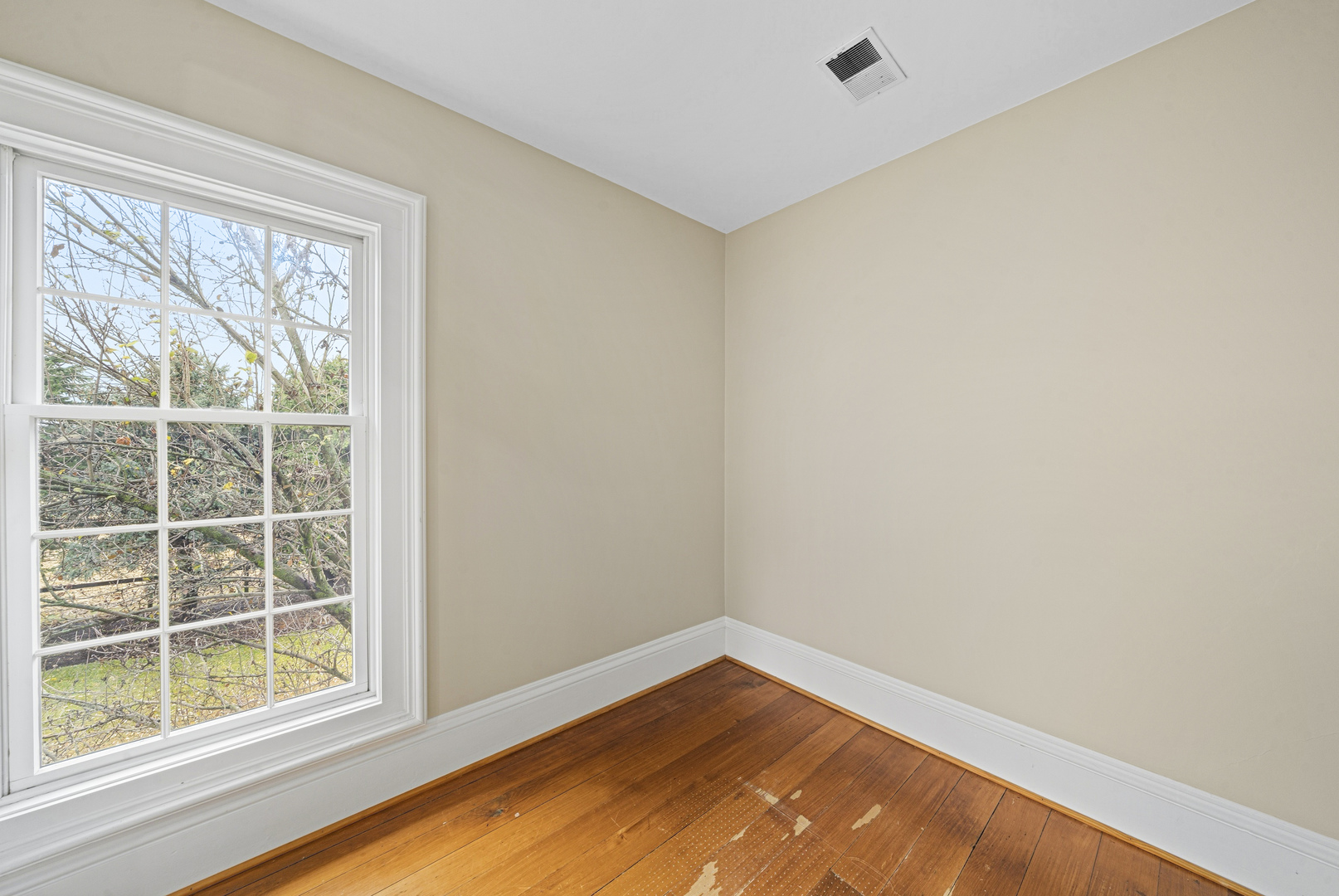 16645 Lasher Road Hinckley, IL 60520 - Photo 31 of 80 a view of empty room with wooden floor and fan