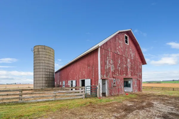 $687,500 | 16645 Lasher Road, Hinckley, IL 60520