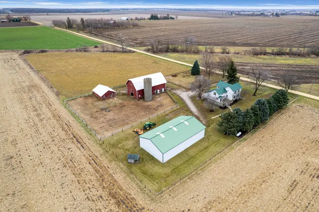 $700,000 | 16645 Lasher Road, Hinckley, IL 60520