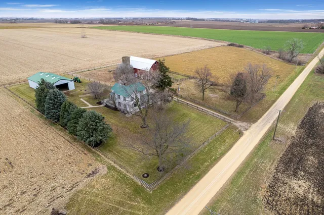 $700,000 | 16645 Lasher Road, Hinckley, IL 60520