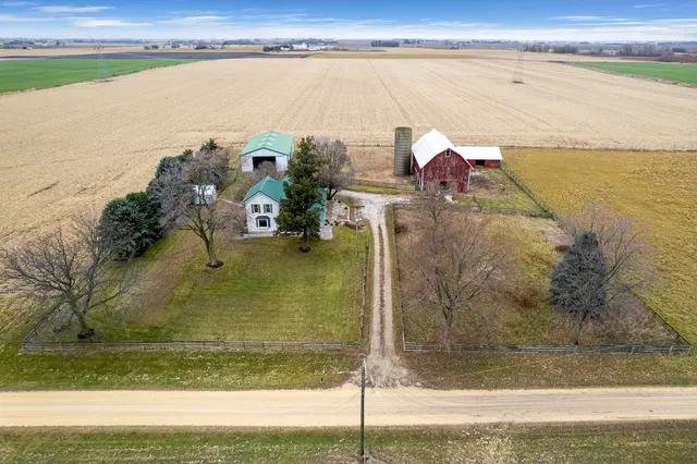 $700,000 | 16645 Lasher Road, Hinckley, IL 60520