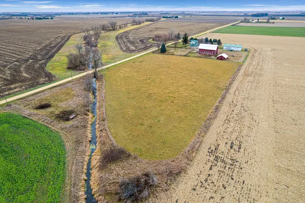 $687,500 | 16645 Lasher Road, Hinckley, IL 60520