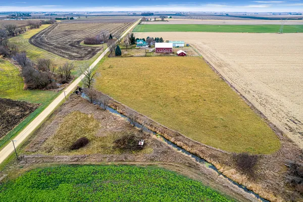 $687,500 | 16645 Lasher Road, Hinckley, IL 60520